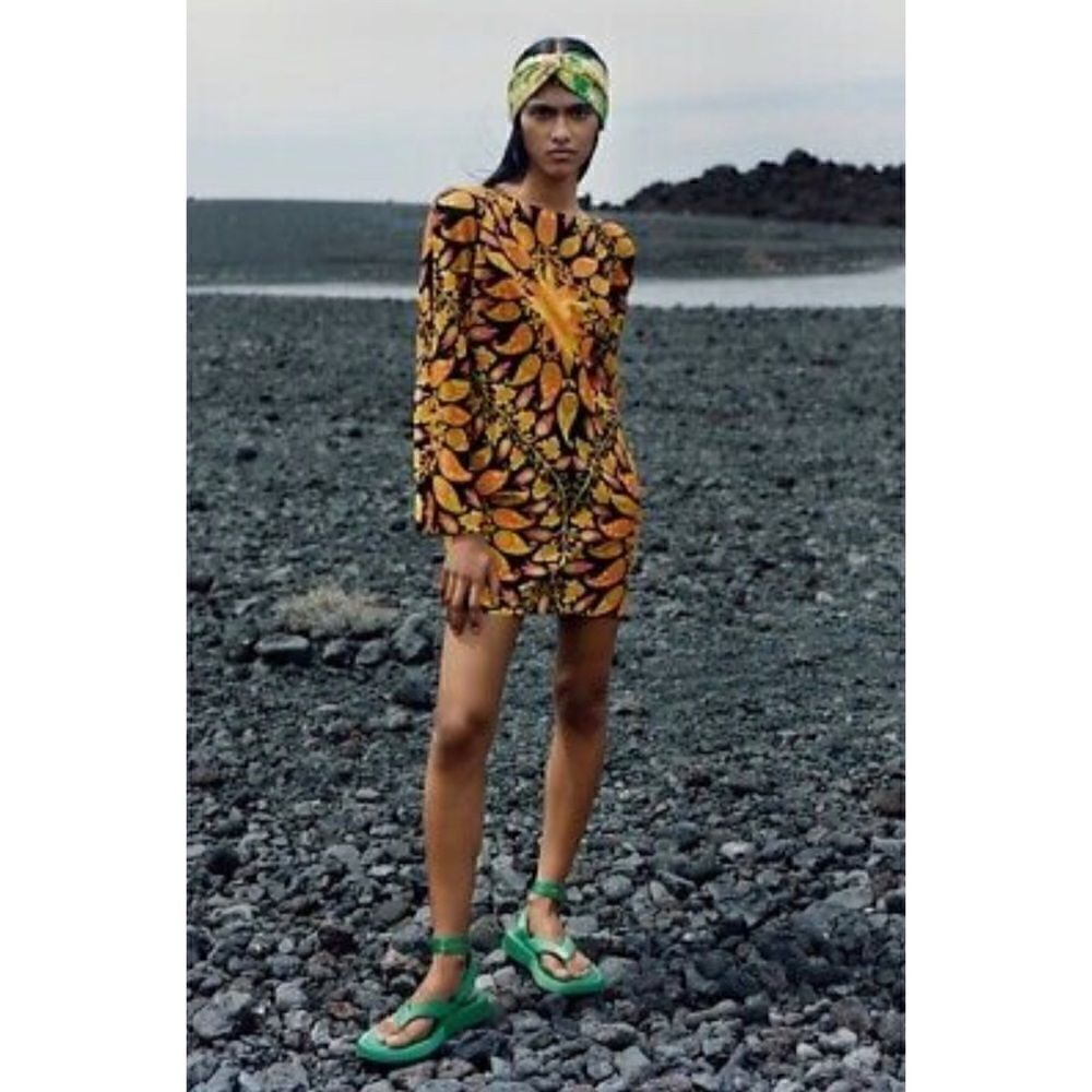 NWT Zara Blogger’s Favorite Long Sleeve Printed Multicolor Open Back Mini Dress - Picture 4 of 12